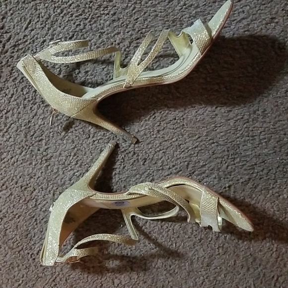 Marc Fisher Gold Sparkling heels - Picture 5 of 8